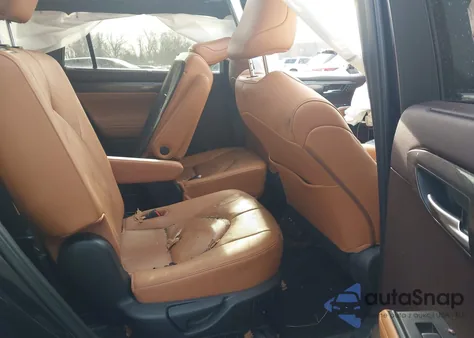 2021 Toyota Highlander Platinum z USA, uszkodzony, nr VIN 5TDFZRBH9MS126402